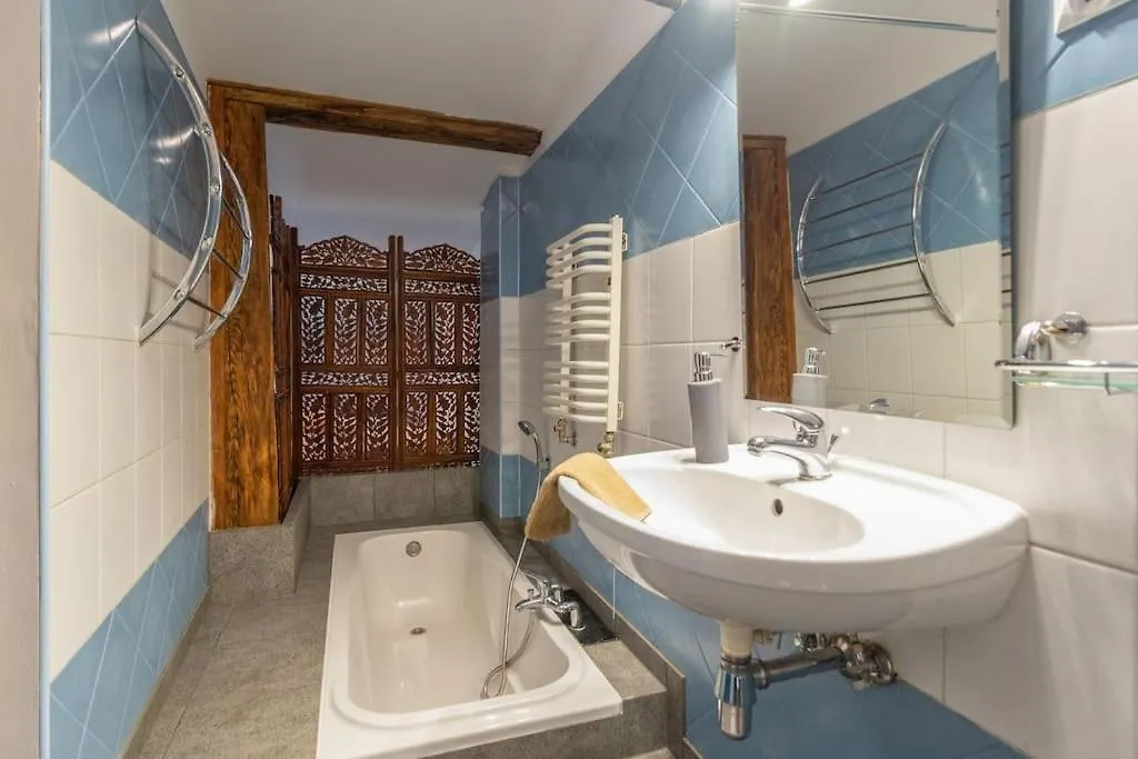 Apartment Pauza 3 Bedroom Apartment! Old Town Krakow Poland